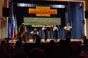 Dobrodelna glasbena prireditev  z ljudsko pesmijo 9